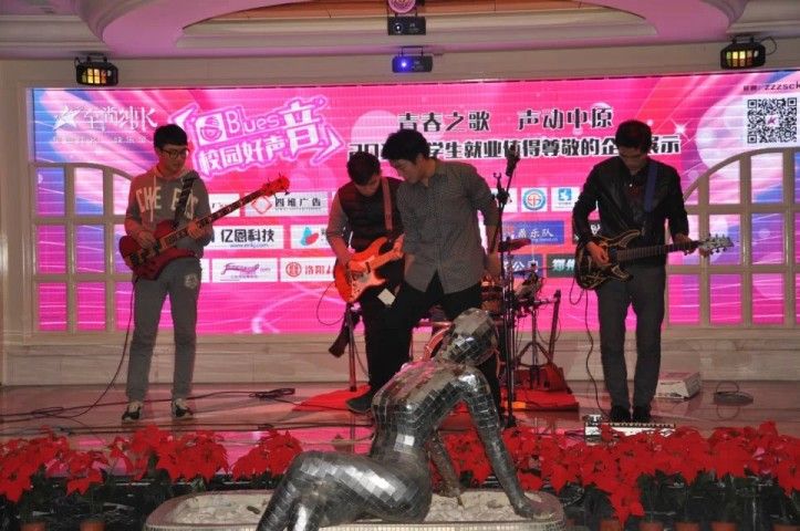 �ഺ֮��У԰������������Ϯ2015������֣�ݿ���