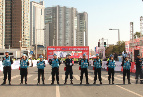 郑州蓝天救援队参与20170326郑开国际马拉松赛事安全保障