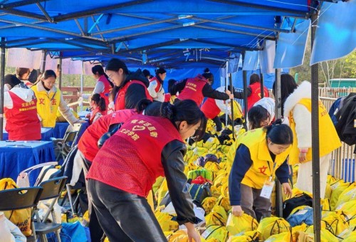 ־Ը����չ��ɣ���������������